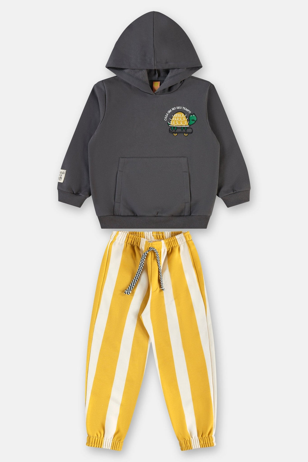 Três e Já Grey Sweatshirt &amp; Pants Set